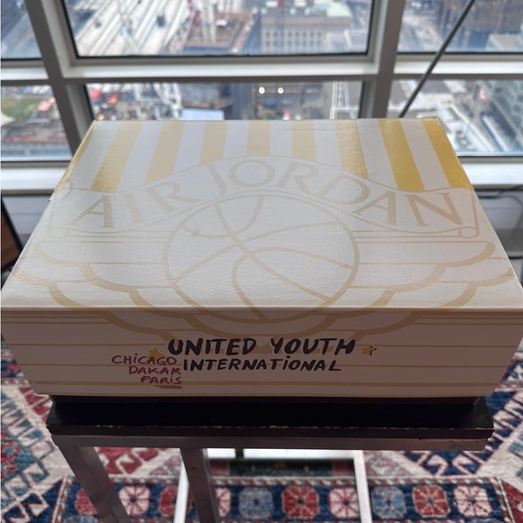 New Maison Chateau Rouge Air Jordan Retro 2, Men’s Size 12 - Picture 9 of 11